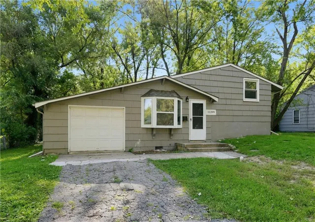Photo 2 of Single family home for sale at 11209 Marsh Ave, Kansas City, MO 64134 | MLS# 2638920 | Listing updated on 2026-10-09