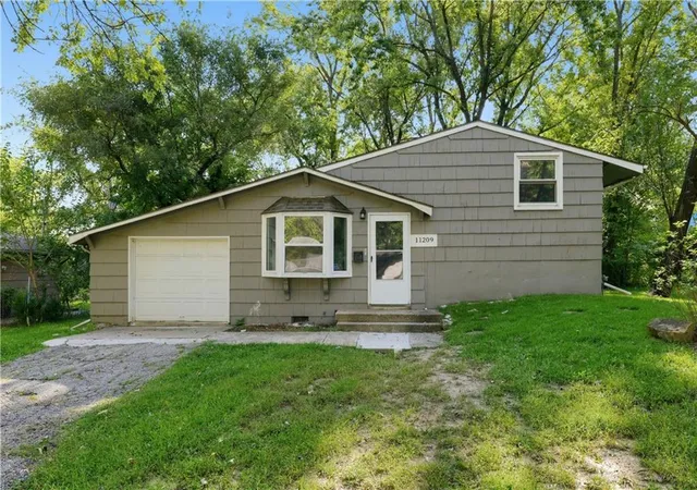 Photo 3 of Single family home for sale at 11209 Marsh Ave, Kansas City, MO 64134 | MLS# 2638920 | Listing updated on 2026-10-09