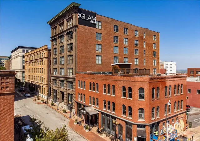 Photo 3 of Condo for sale at 308 W 8Th St #507, Kansas City, MO 64105 | MLS# 2638924 | Listing updated on 2026-09-03