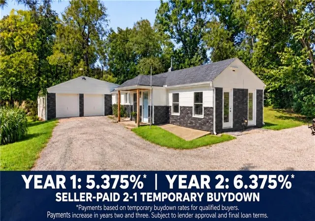 Single family home for sale at 28 Tla Lake Shore Dr, Lake Lotawana, MO 64086 | MLS# 2638933