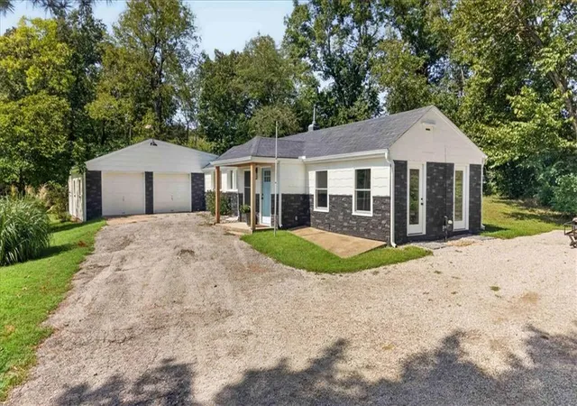 Single family home for sale at 28 Tla Lake Shore Dr, Lake Lotawana, MO 64086 | MLS# 2638933