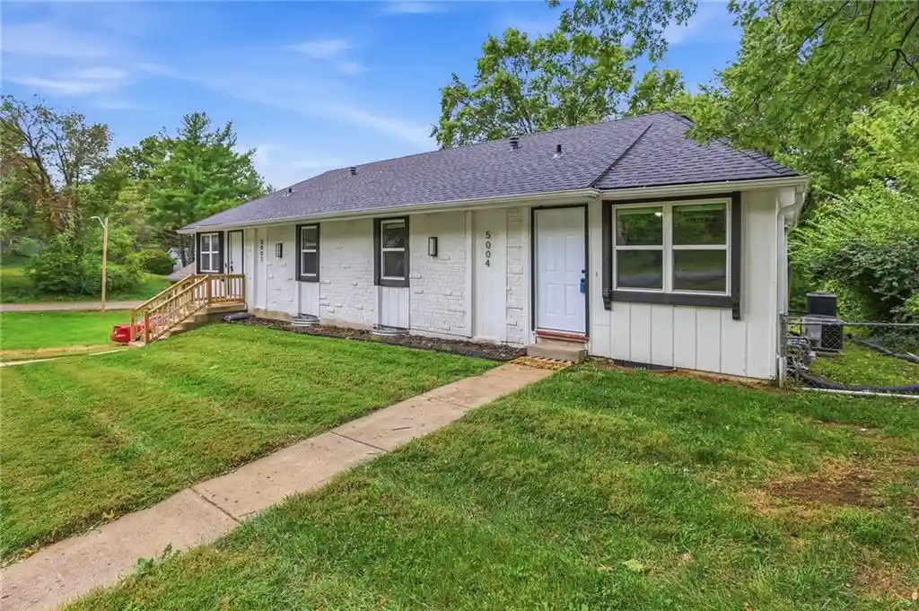 Listing Photo 2 - Condo for sale in 5002-5004 N Topping Ave located at 5002-5004 N Topping Ave, Kansas City, MO 64119 - Unit 5002-5004 N Topping Ave