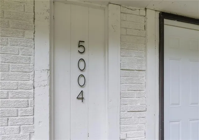 Listing Photo 3 - Condo for sale in building located at 5002-5004 N Topping Ave, Kansas City, MO 64119