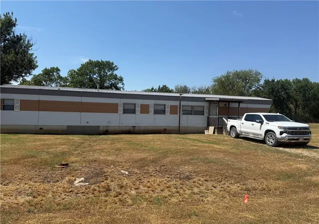 2nd image of 4365 Republic Rd, Parsons, KS 67357 | MLS# 2638949
