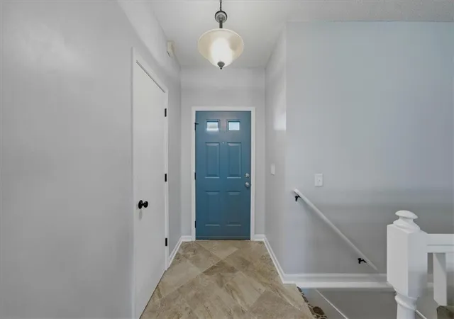 Photo 3 of Sale Pending at 654 Se Canterbury Ln, Lee's Summit, MO 64063 | MLS# 2638962 | Listing updated on 2026-09-12