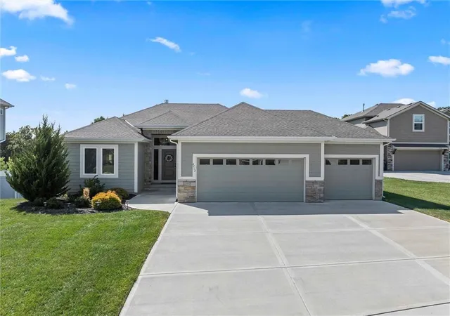 Photo 1 of Single family home for sale at 4712 Redwood St, Leavenworth, KS 66048 | MLS# 2638963 | Listing updated on 2026-10-02