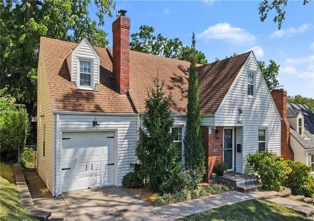 Photo 2 of Single family home for sale at 4823 Terrace St, Kansas City, MO 64112 | MLS# 2638964 | Listing updated on 2026-09-05