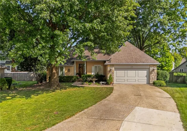 2nd image of 11733 Woodward St, Overland Park, KS 66210 | MLS# 2638976