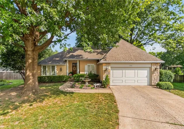 3rd image of 11733 Woodward St, Overland Park, KS 66210 | MLS# 2638976