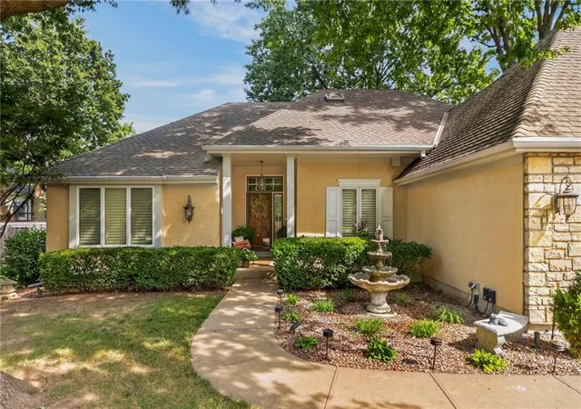 4th image of 11733 Woodward St, Overland Park, KS 66210 | MLS# 2638976