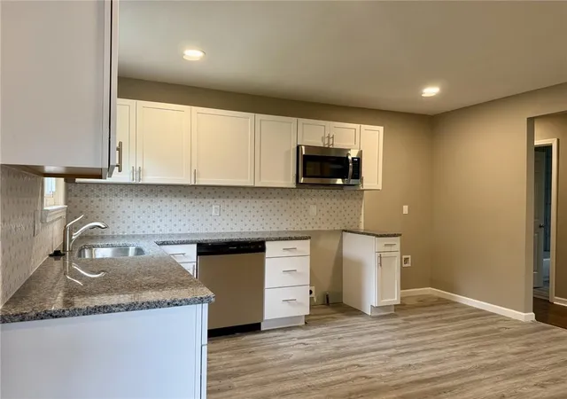 Photo 2 of Single family home for sale at 209 Ne Hill St, Kansas City, MO 64116 | MLS# 2638978 | Listing updated on 2026-09-20