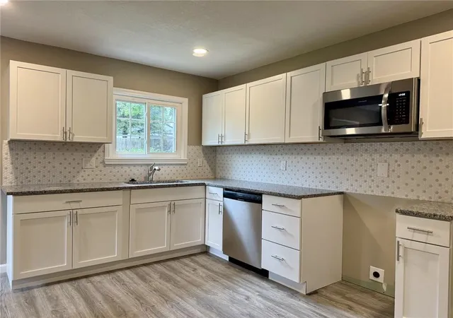 Photo 3 of Single family home for sale at 209 Ne Hill St, Kansas City, MO 64116 | MLS# 2638978 | Listing updated on 2026-09-20