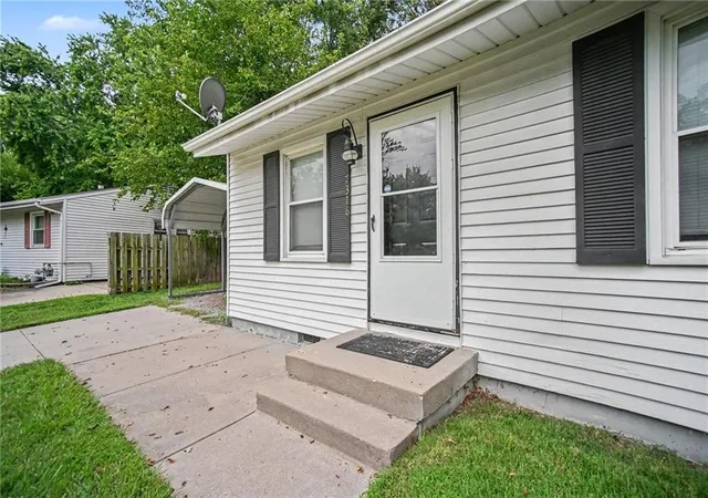 3rd image of 7318 Ne 51St St, Kansas City, MO 64119 | MLS# 2638979