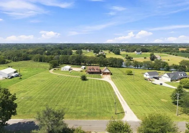 Photo 2 of Sale Pending at 17200 S Gray Dr, Pleasant Hill, MO 64080 | MLS# 2638981 | Listing updated on 2026-08-31