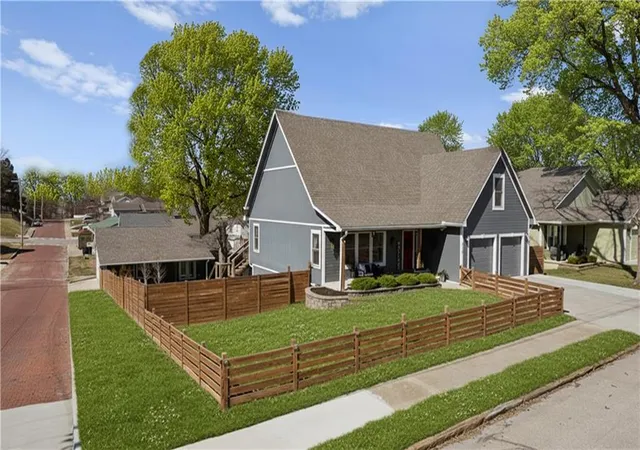 64th image of 715 S 4th St, Atchison, KS 66002 | MLS# 2638983