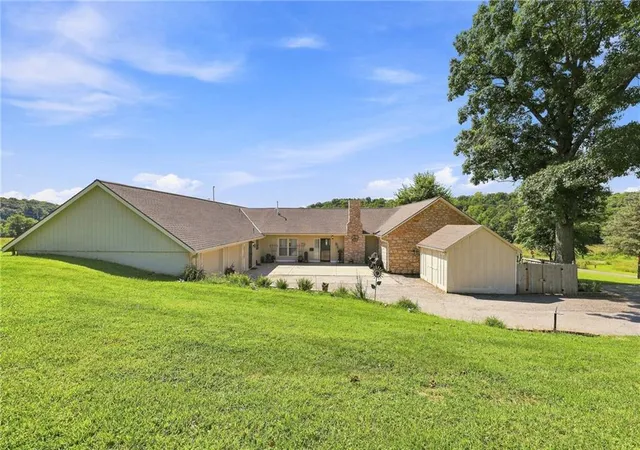 Photo 3 of Single family home for sale at 18676 Logan Rd, Leavenworth, KS 66048 | MLS# 2638992 | Listing updated on 2026-09-03