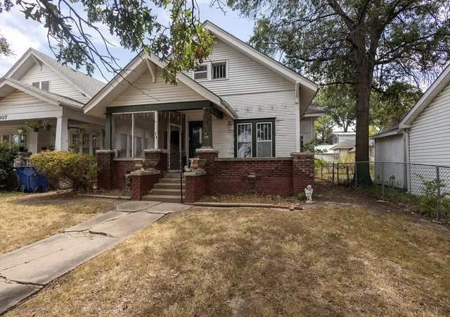 Photo 1 of Single family home for sale at 409 W 5th St, Coffeyville, KS 67337 | MLS# 2638993 | Listing updated on 2026-08-29