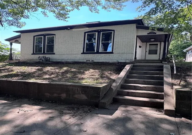 Photo 3 of House for sale at 2108 S 14Th St, St Joseph, MO 64503 | MLS# 2638998 | Listing updated on 2026-08-30