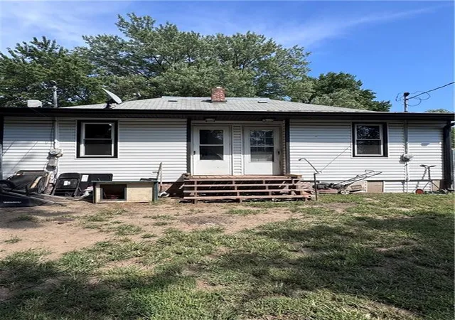 Photo 4 of House for sale at 2108 S 14Th St, St Joseph, MO 64503 | MLS# 2638998 | Listing updated on 2026-08-30