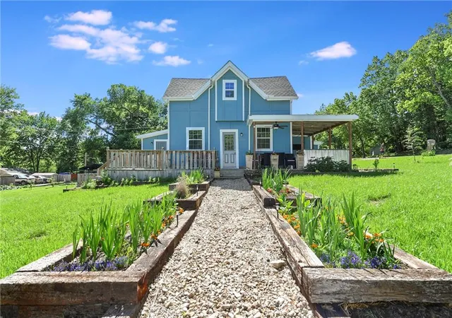 1st image of 1001 Laurel St, Pleasanton, KS 66075 | MLS# 2639009