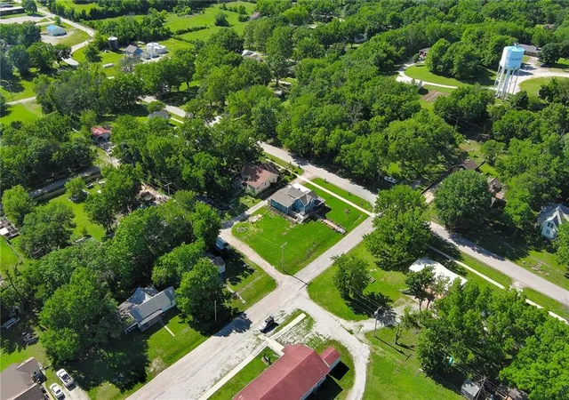 38th image of 1001 Laurel St, Pleasanton, KS 66075 | MLS# 2639009