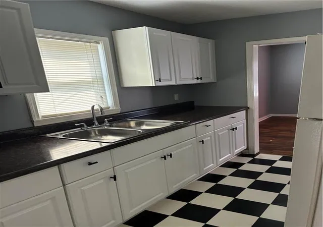 4th image of 323 E 13Th St, Ottawa, KS 66067 | MLS# 2639010