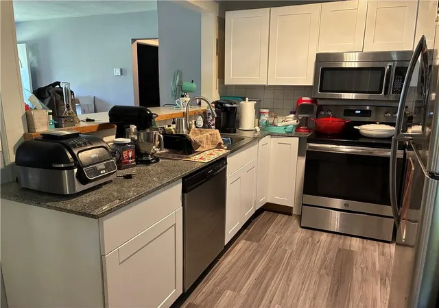 Photo 3 of Sale Pending at 616 N Westwood Ct, Independence, MO 64050 | MLS# 2639011 | Listing updated on 2026-09-13