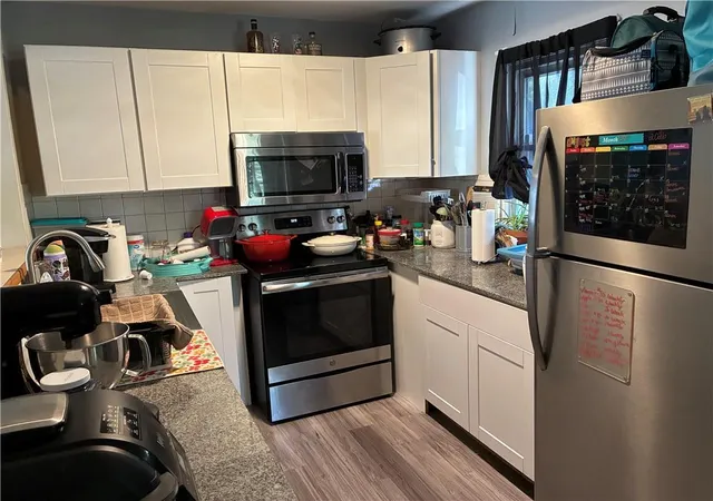 Photo 4 of Sale Pending at 616 N Westwood Ct, Independence, MO 64050 | MLS# 2639011 | Listing updated on 2026-09-13