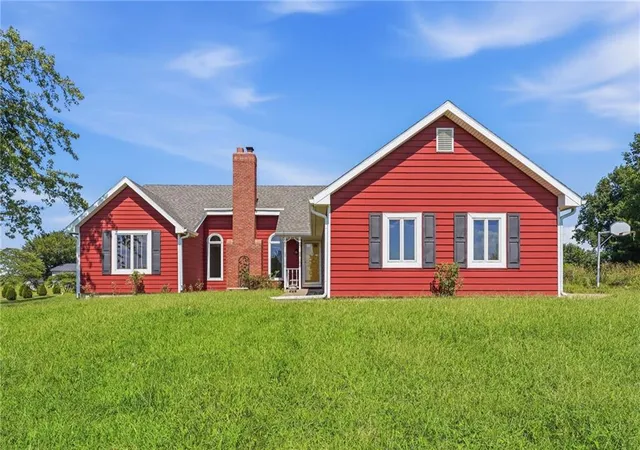 Single family home for sale at 27290 Stephanie Ln, Weston, MO 64098 | MLS# 2639019
