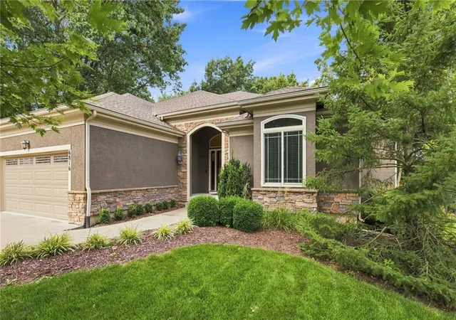1st image of 6816 Longview St, Shawnee, KS 66218 | MLS# 2639023