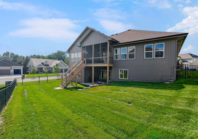 29th image of 19504 W 116th St, Olathe, KS 66061 | MLS# 2639046