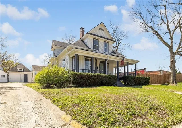 Photo 2 of Sale Pending at 312 E Gay St, Warrensburg, MO 64093 | MLS# 2639064 | Listing updated on 2026-10-21