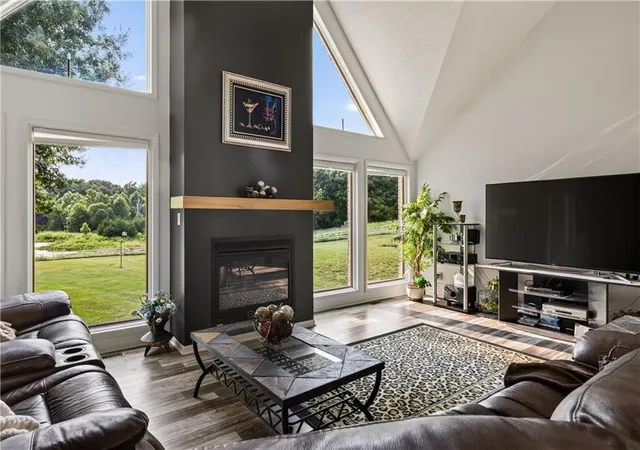 Photo 3 of Sale Pending at 21185 R Rd, Holton, KS 66436 | MLS# 2639066 | Listing updated on 2026-09-28