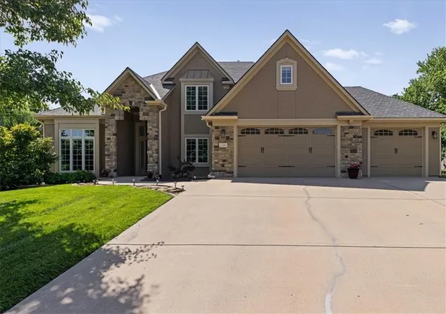 1st image of 13104 Granada Dr, Leawood, KS 66209 | MLS# 2639068