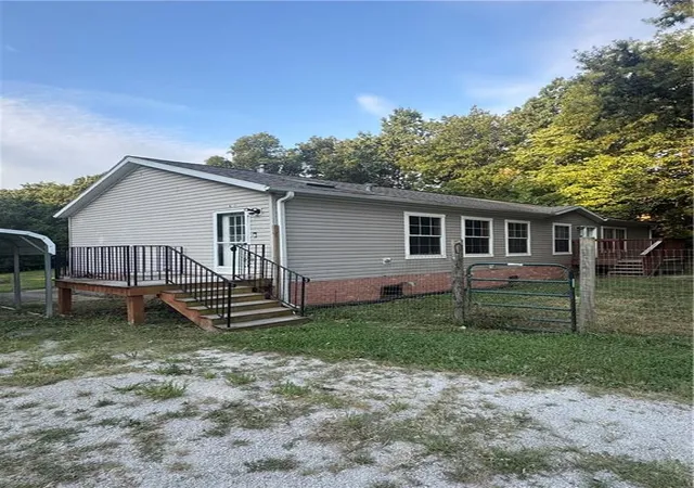 Photo 2 of Sale Pending at 32363 Sunflower Rd, Excelsior Springs, MO 64024 | MLS# 2639075 | Listing updated on 2026-09-03