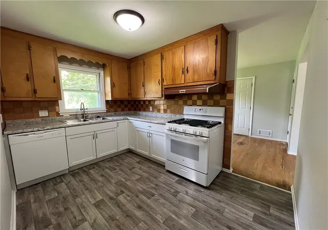 Photo 2 of Single family home for sale at 1204 E 81st St, Kansas City, MO 64131 | MLS# 2639078 | Listing updated on 2026-09-12
