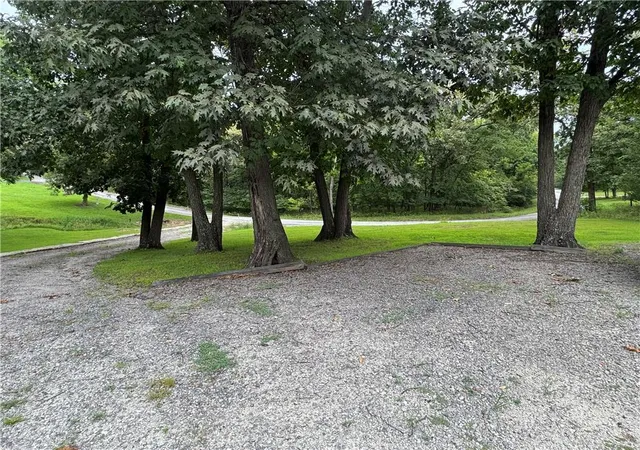 Photo 4 of Sale Pending at 114 Trout Ct, Gallatin, MO 64640 | MLS# 2639080 | Listing updated on 2026-10-10