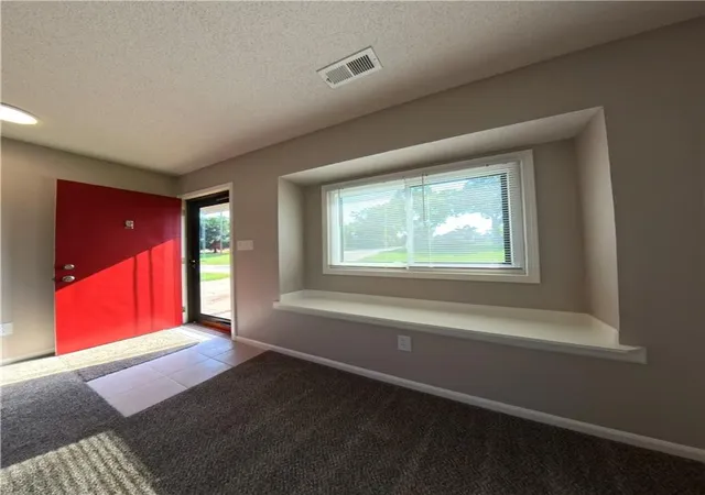 Photo 3 of Sale Pending at 4022 10Th Ave, Leavenworth, KS 66048 | MLS# 2639085 | Listing updated on 2026-09-21