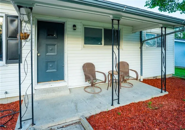 Photo 3 of Sale Pending at 807 S Willow St, Gallatin, MO 64640 | MLS# 2639089 | Listing updated on 2026-09-28