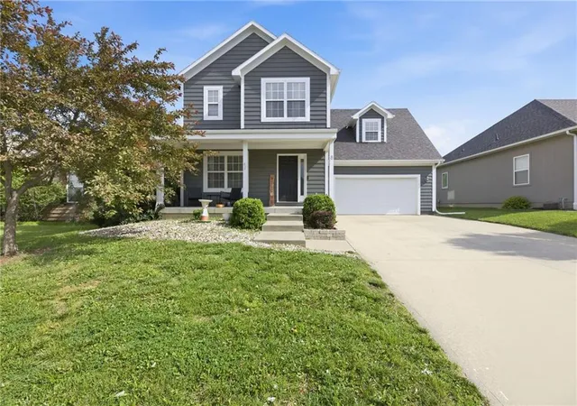 2nd image of 8 Westwood Cir, Ottawa, KS 66067 | MLS# 2639092