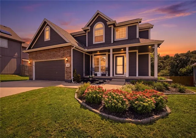 Photo 1 of Single family home for sale at 805 N Cherry Ln, Smithville, MO 64089 | MLS# 2639095 | Listing updated on 2026-09-02