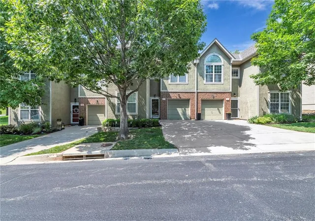 1st image of 15828 W 61 St, Shawnee, KS 66217 | MLS# 2639105