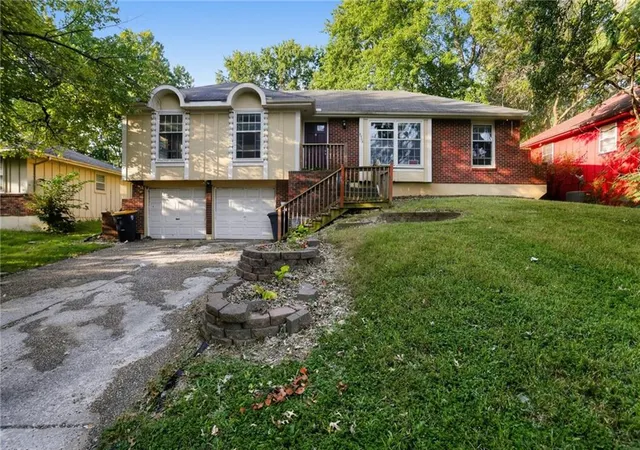 Photo 1 of Single family home for sale at 8405 E 103rd Terrace, Kansas City, MO 64134 | MLS# 2639113 | Listing updated on 2026-09-17