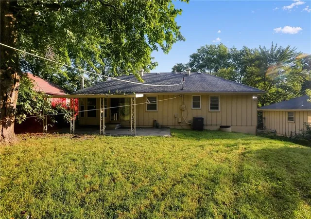 Photo 4 of Single family home for sale at 8405 E 103rd Terrace, Kansas City, MO 64134 | MLS# 2639113 | Listing updated on 2026-09-17