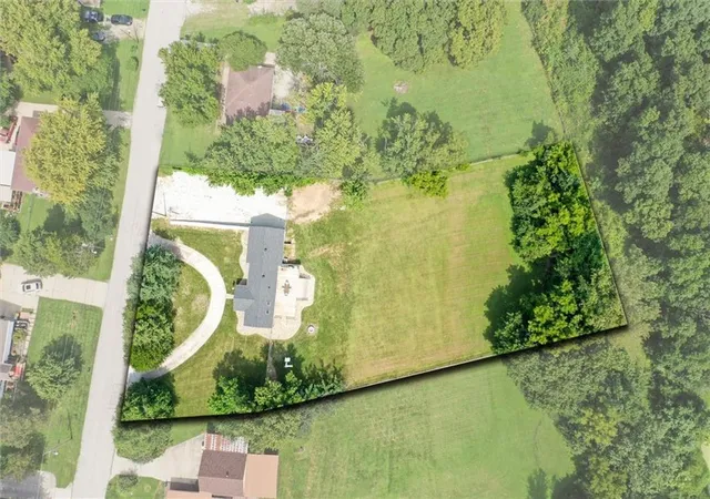 Photo 29 of Sale Pending at 8915 N Lathrop Dr, Kansas City, MO 64155 | MLS# 2639121 | Listing updated on 2026-09-01