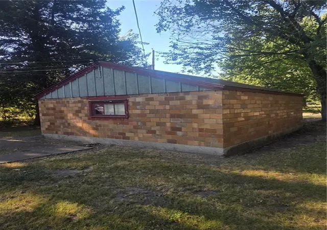 Photo 3 of Sale Pending at 649 E 20Th St, Pittsburg, KS 66762 | MLS# 2639128 | Listing updated on 2026-08-31