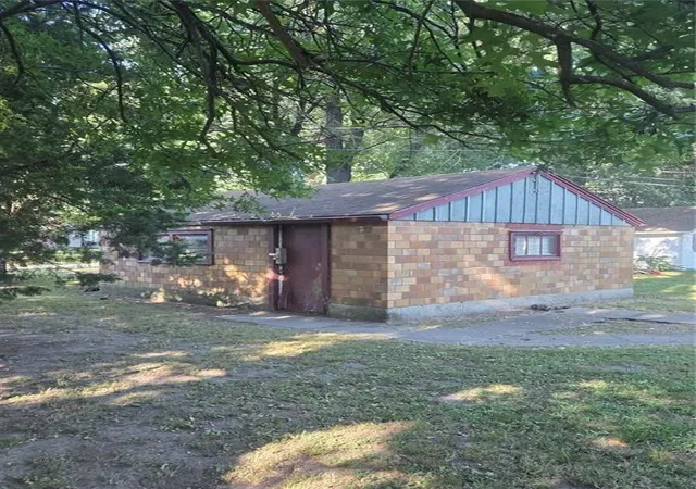 Photo 4 of Sale Pending at 649 E 20Th St, Pittsburg, KS 66762 | MLS# 2639128 | Listing updated on 2026-08-31