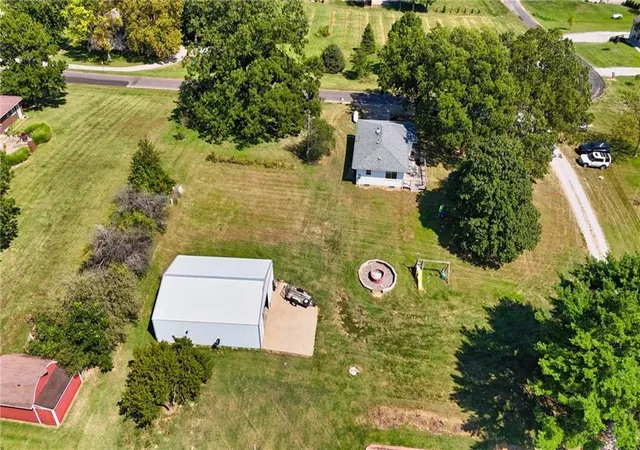 Photo 2 of Single family home for sale at 19550 Shane Ln, Weston, MO 64098 | MLS# 2639132 | Listing updated on 2026-09-03