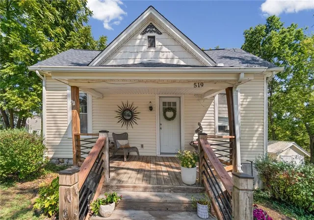 Photo 2 of Sale Pending at 519 N Morse Ave, Liberty, MO 64068 | MLS# 2639133 | Listing updated on 2026-09-24