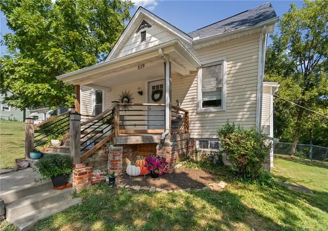 Photo 3 of Sale Pending at 519 N Morse Ave, Liberty, MO 64068 | MLS# 2639133 | Listing updated on 2026-09-24